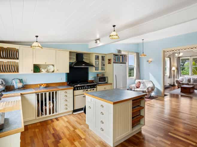 152 Moewai Road, Whitianga