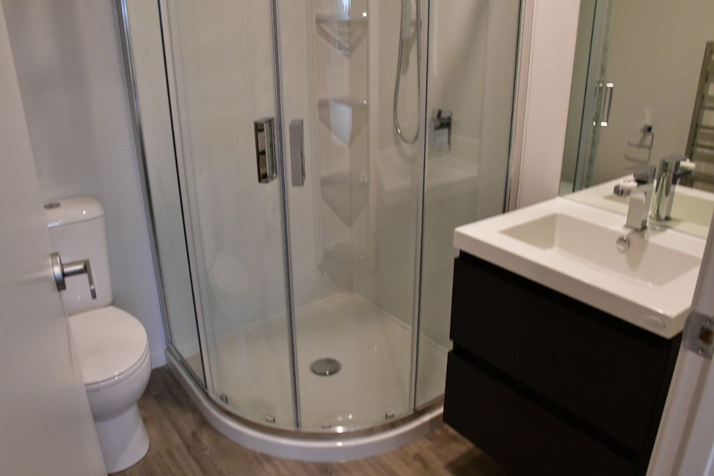 Fully Furnished Studio Living – Walk to the CBD! 4