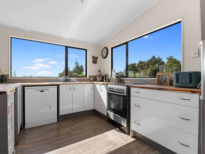 127 Mountain View Road, Hikurangi
