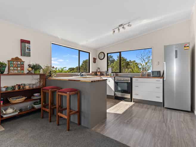127 Mountain View Road, Hikurangi
