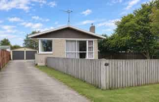 25 Rosalind St, Deanwell
