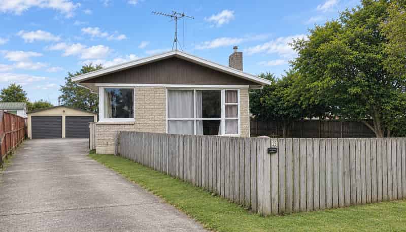 25 Rosalind St, Deanwell