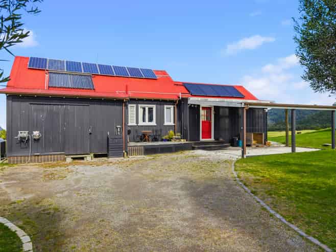 25 Kahikatea Drive, Kinloch