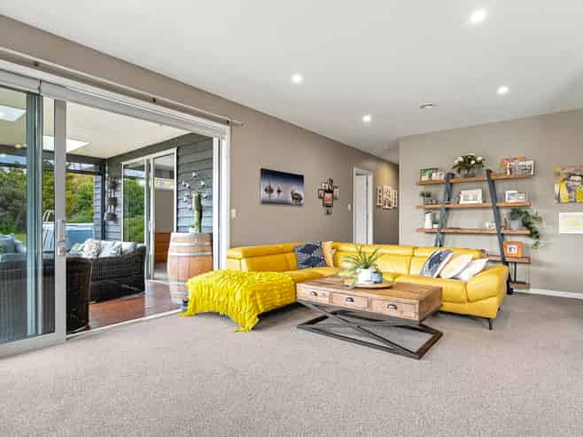 48 Dalmore Way, Acacia Bay