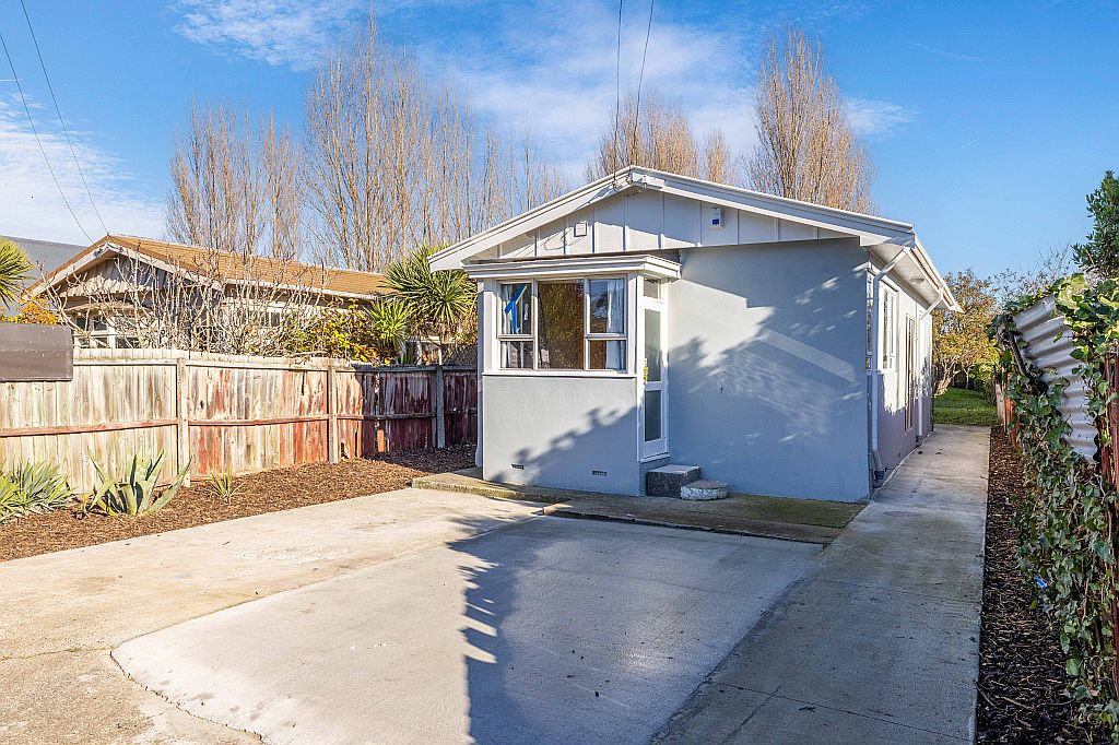 Charming Cottage with Space to Spare! 1
