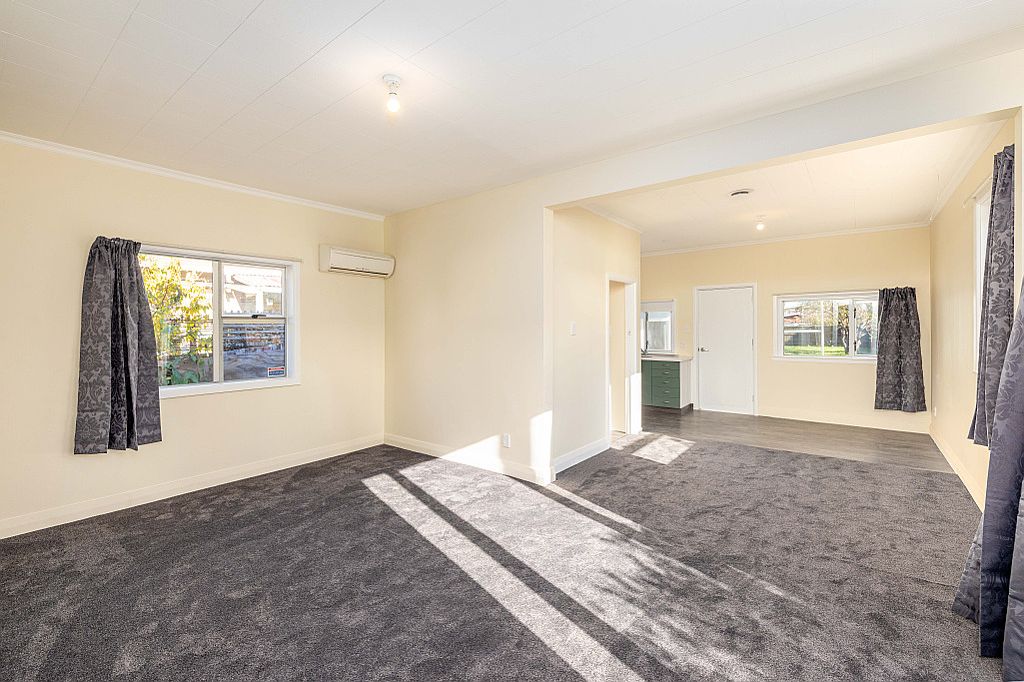 Charming Cottage with Space to Spare! 3