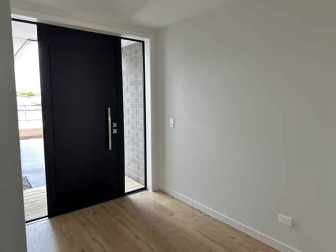1B Pengover Avenue, Leamington