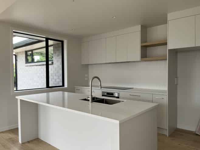 1B Pengover Avenue, Leamington