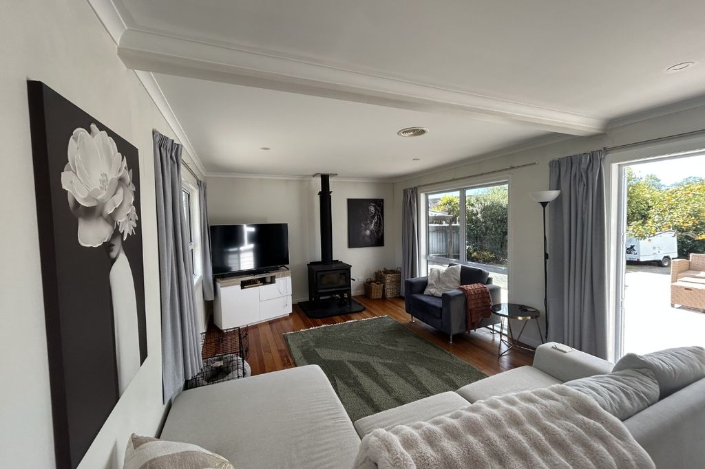 Fantastic Large Family Home In Richmond 2