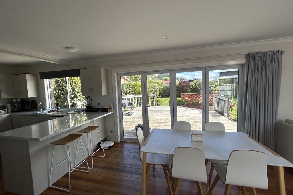 Fantastic Large Family Home In Richmond 3