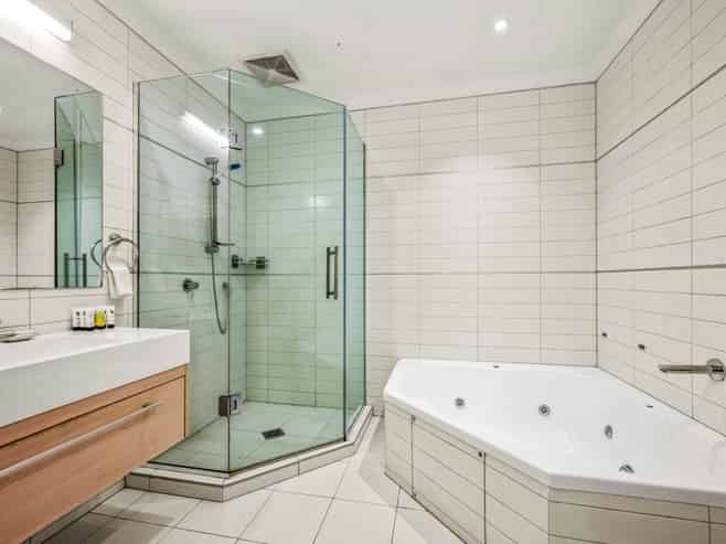 ALBANY ROSEDALE MOTEL FHGC FOR SALE
