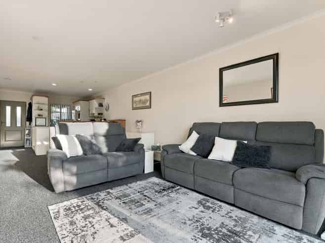 Unit 2/41 Manchester Way, Judea