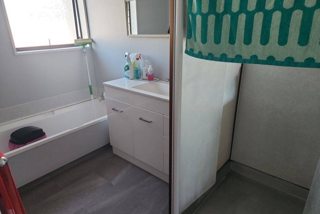 Freshly Updated Two-Bedroom Unit in a Convenient Location 5