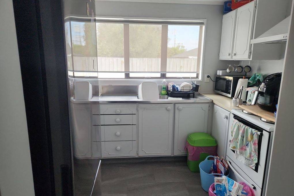 Freshly Updated Two-Bedroom Unit in a Convenient Location 3