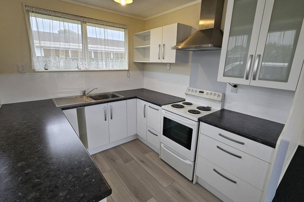 BELL BLOCK TWO BEDROOM UNIT 3
