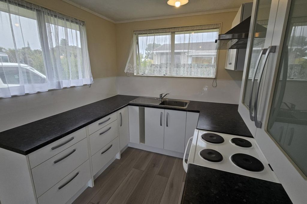 BELL BLOCK TWO BEDROOM UNIT 2