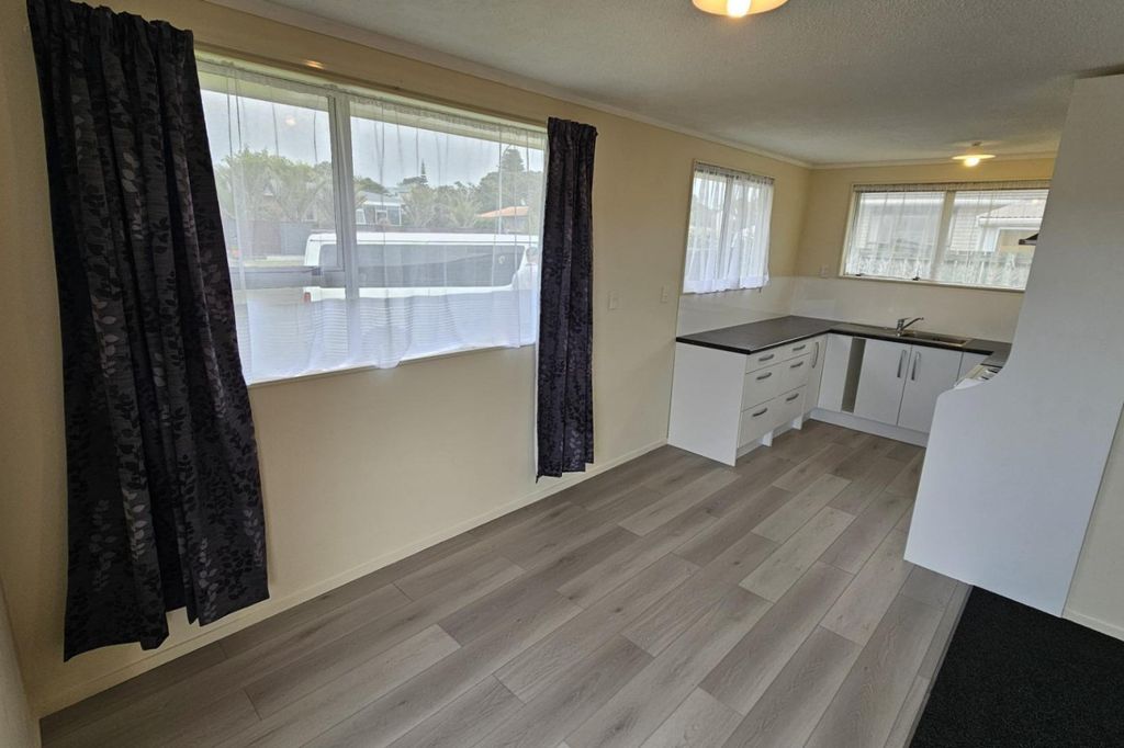 BELL BLOCK TWO BEDROOM UNIT 4
