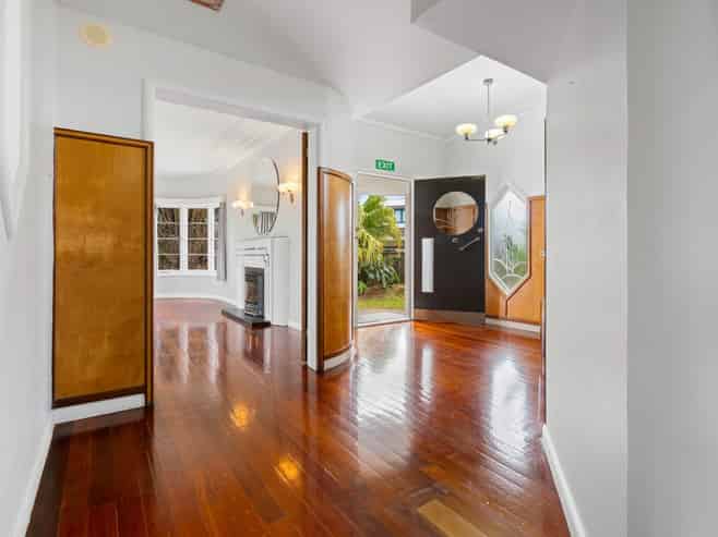 70 Kamo Road, Kensington