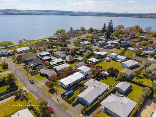 1 and 2/8  Charles Crescent, Rainbow Point