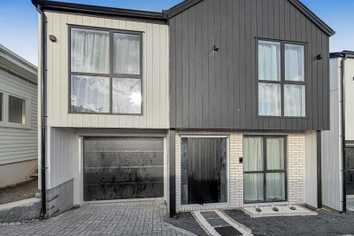 A/229 Mount Albert , Sandringham