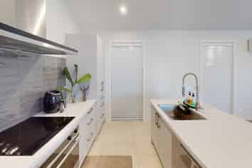 2 St Leonard Street, Saint Johns Hill