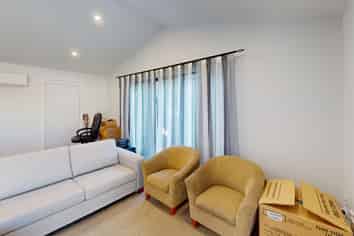 2 St Leonard Street, Saint Johns Hill
