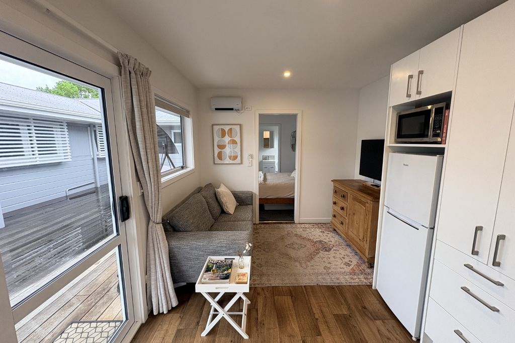 1-Bedroom Beauty on Brookvale 4