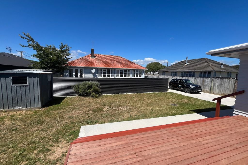 15A Queenwood Road, Levin 2