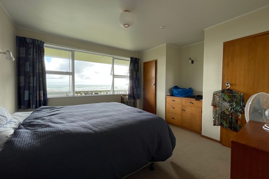 Fully furnished on West End! 4