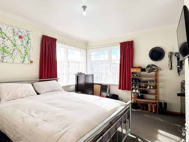 2 Cole Grove, Wallaceville