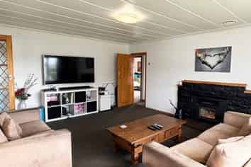 2 Cole Grove, Wallaceville