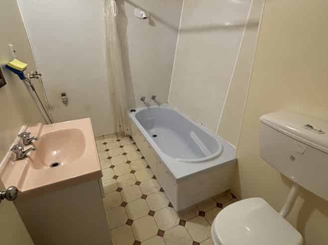 3/6 * Hanson St, Mount Cook