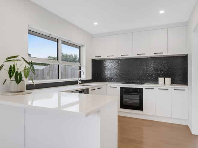 24 Walworth Avenue, Pakuranga Heights