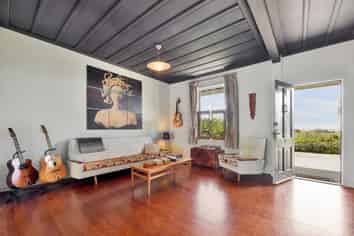 30 Beach Road, Collingwood