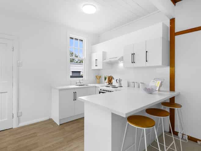 2/14 Douglas Street, Waiwhetu