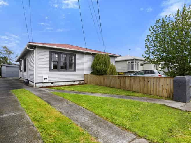 2/14 Douglas Street, Waiwhetu
