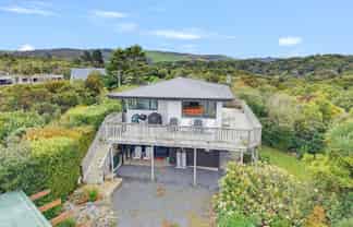 25 & 27 Totara Street, Kaka Point