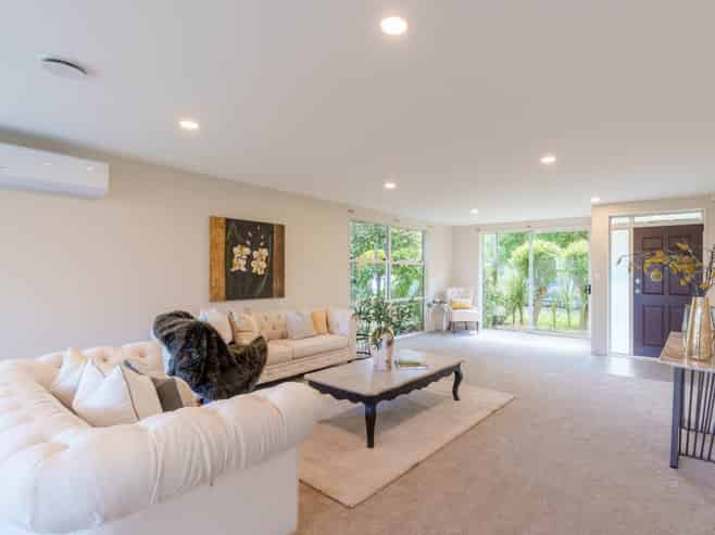 16 Phar Lap Crescent, Takanini