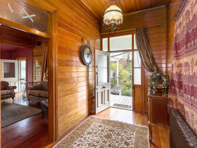 302 Eringa Road, Gladstone