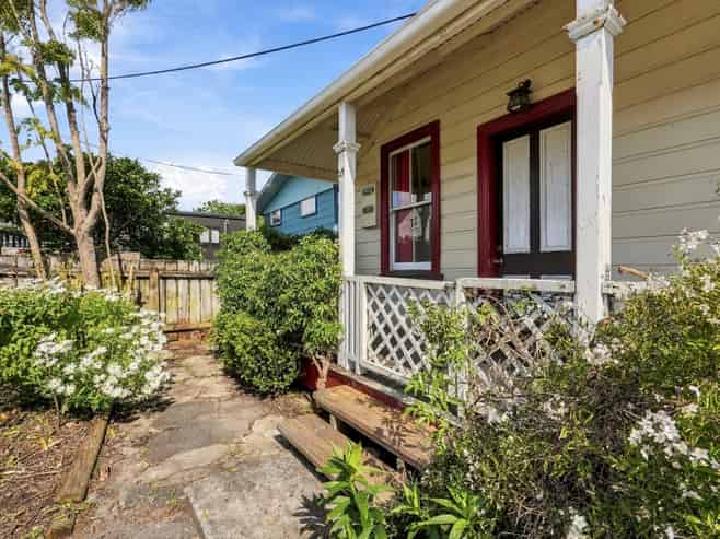 25 Puriri Street, Helensville