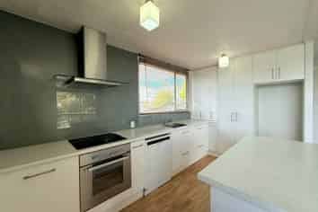 1/26 Barbados Drive, Unsworth Heights