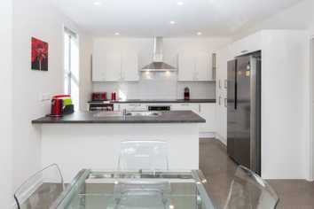 R3 - 1/32 Dickens St, Addington