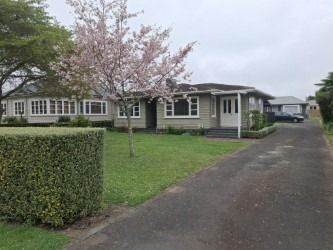 3 Bedrooms on Victoria Street 1