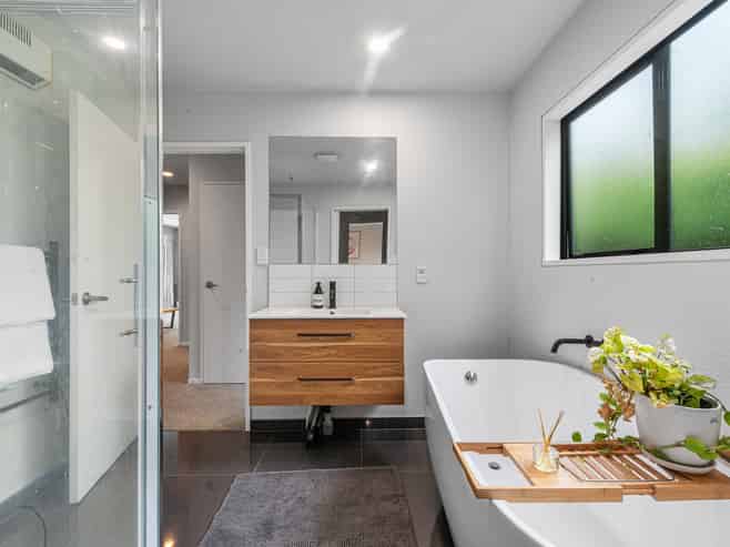 2/8 Hamish Place, Westmorland