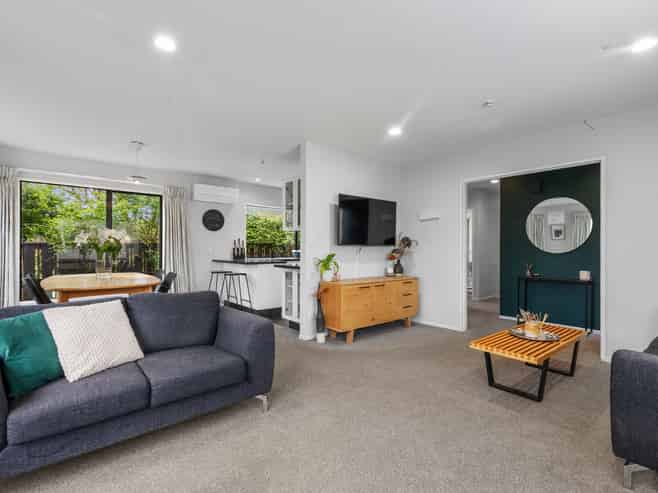 2/8 Hamish Place, Westmorland