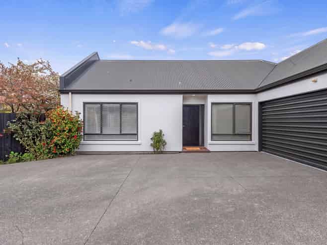 2/8 Hamish Place, Westmorland