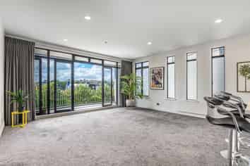 2A/36 James Cook Crescent, Remuera