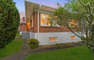 2 Grendon Road, Titirangi