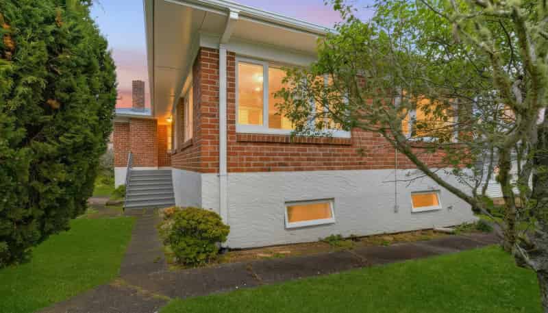 2 Grendon Road, Titirangi