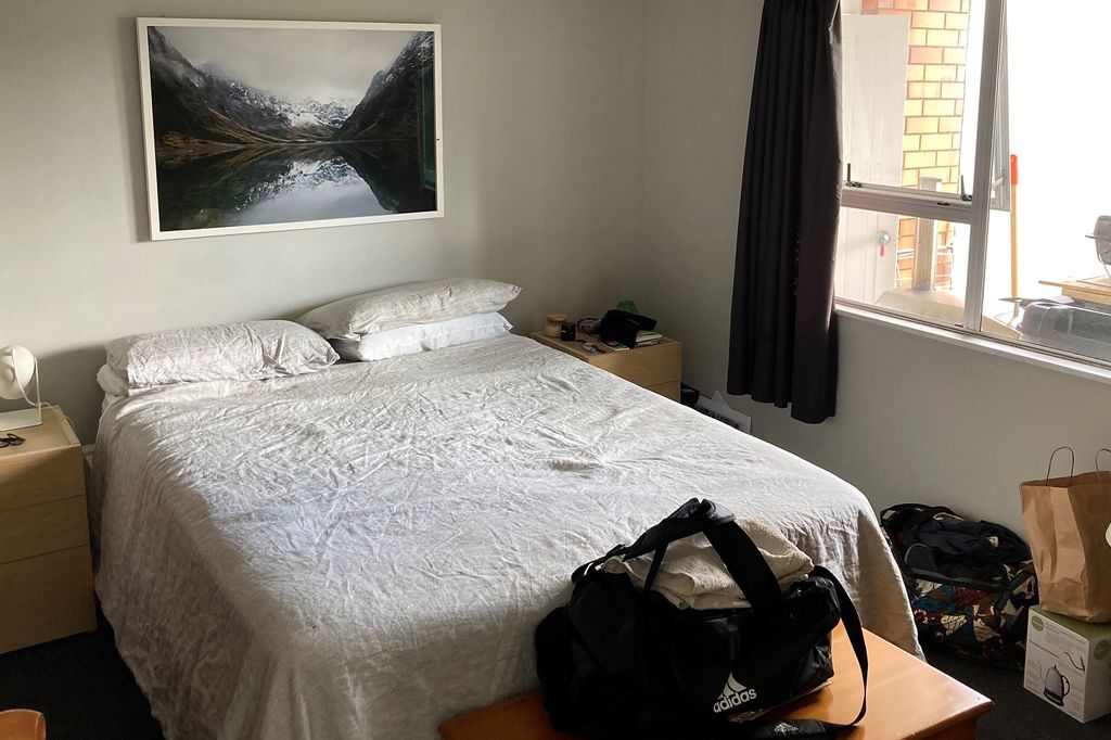 Two bedroom home in Hamilton East 5